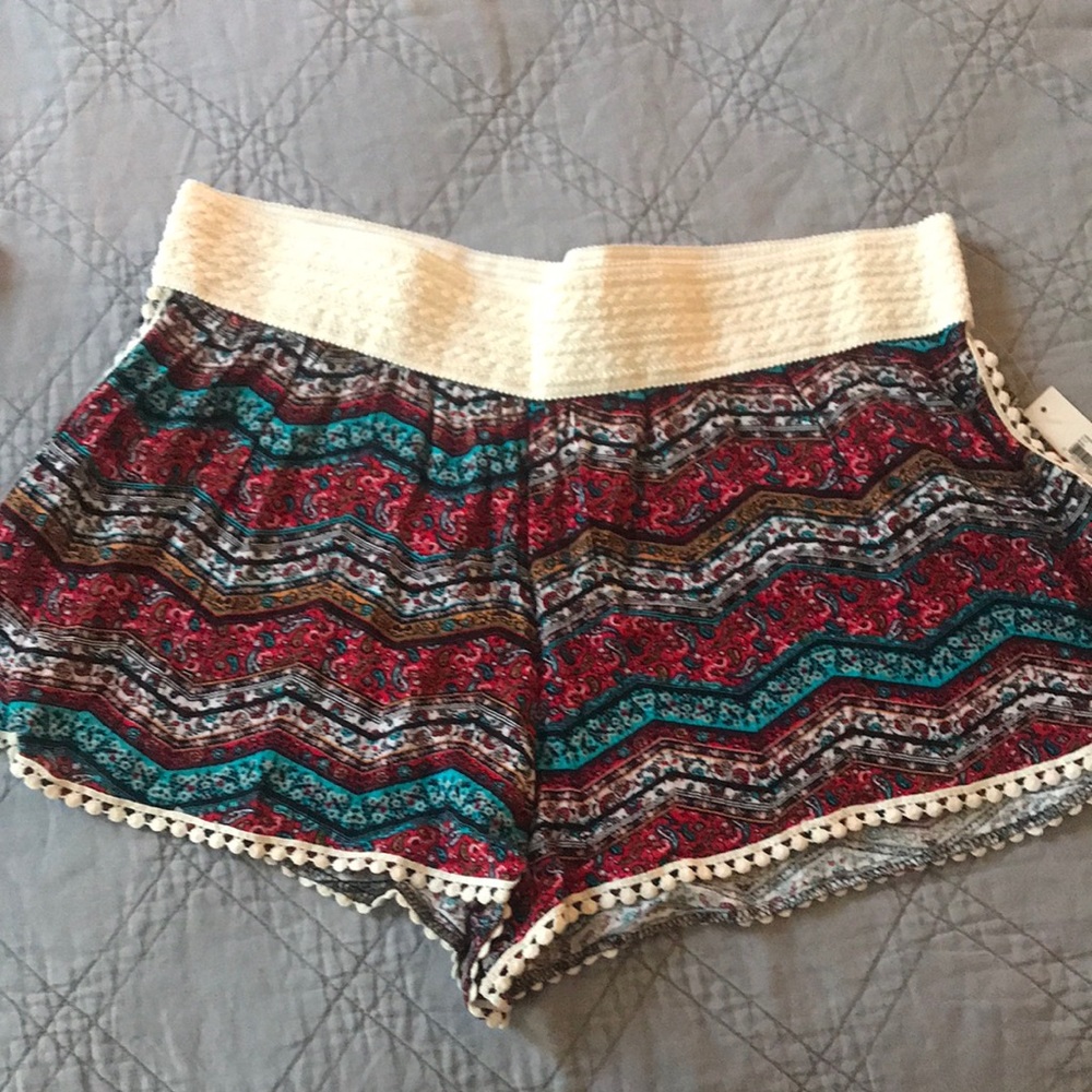 Paisley patterned flowy shorts